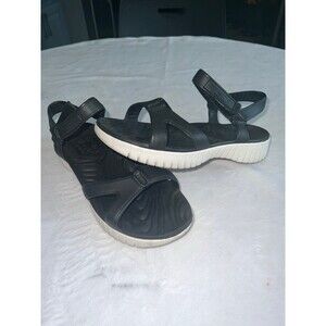 Sketchers Cali gear Sandals sz 9